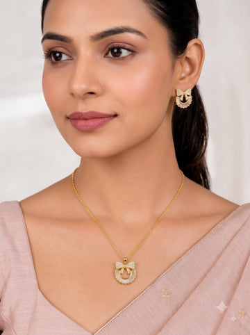 🎀 Crystal Bow Halo Pendant & Earrings Set