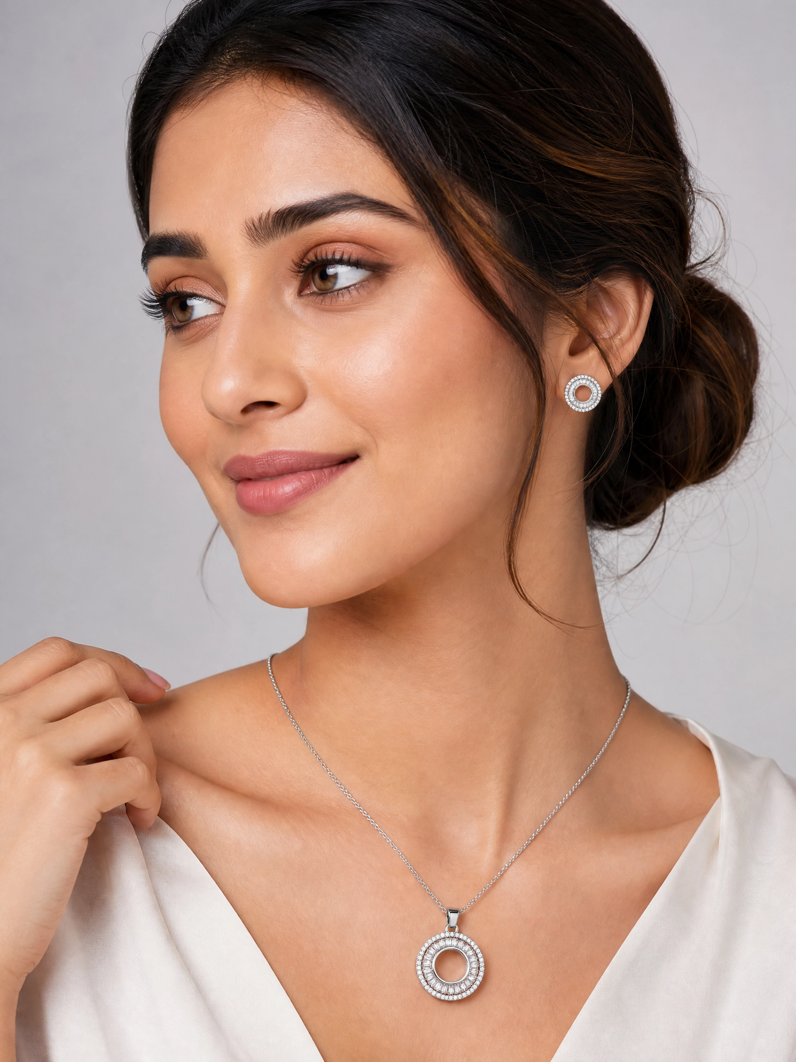 ✨ Radiant Halo Circle Pendant & Earrings Set