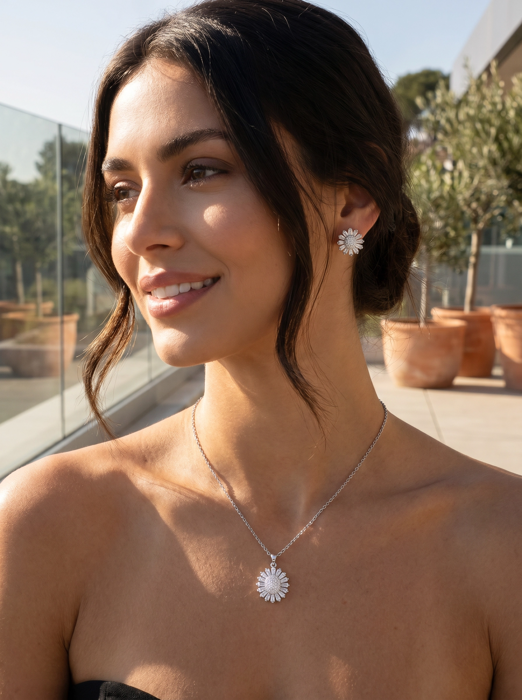 ✨ Radiant Sunburst Crystal Pendant & Earrings Set